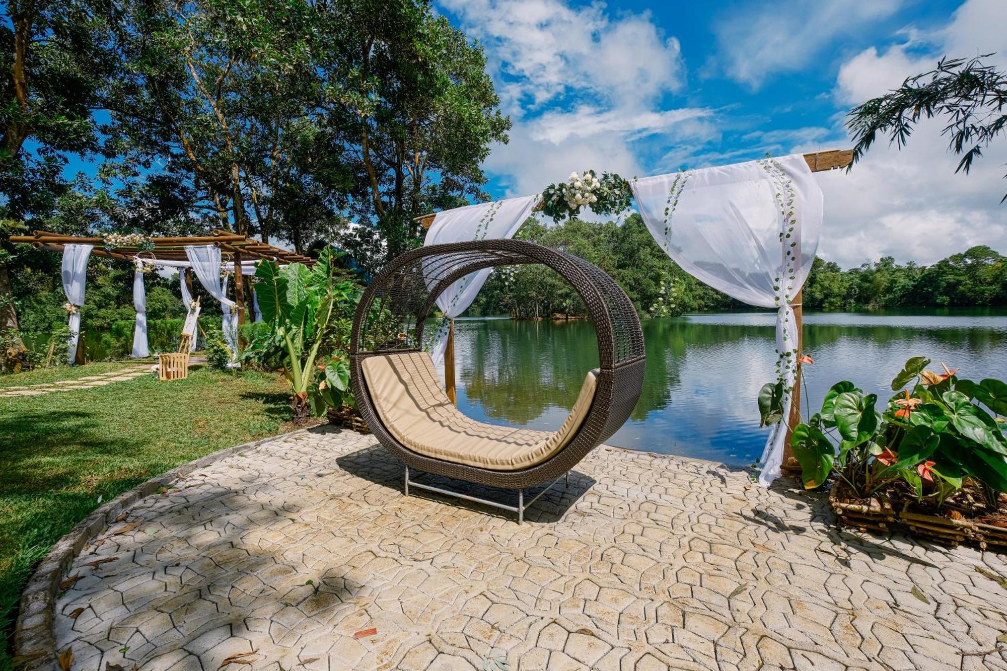 Almost Heaven Lake Resort By Cocotel Cavinti エクステリア 写真