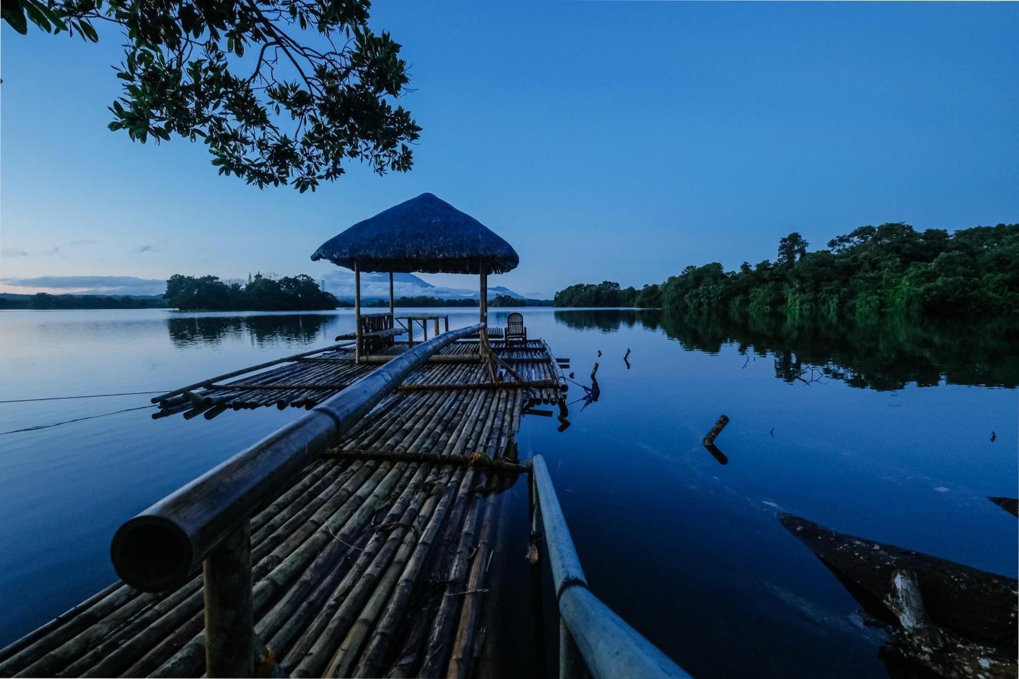 Almost Heaven Lake Resort By Cocotel Cavinti エクステリア 写真