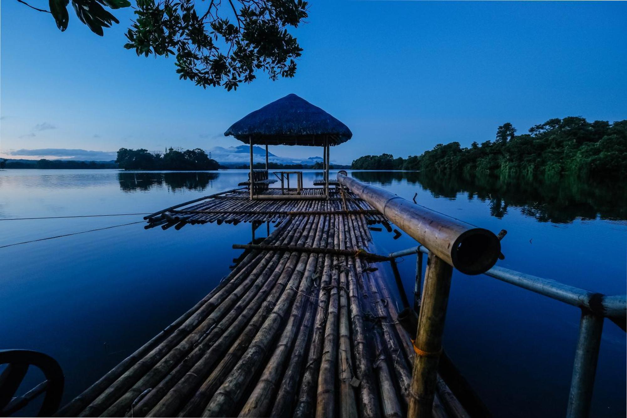 Almost Heaven Lake Resort By Cocotel Cavinti エクステリア 写真