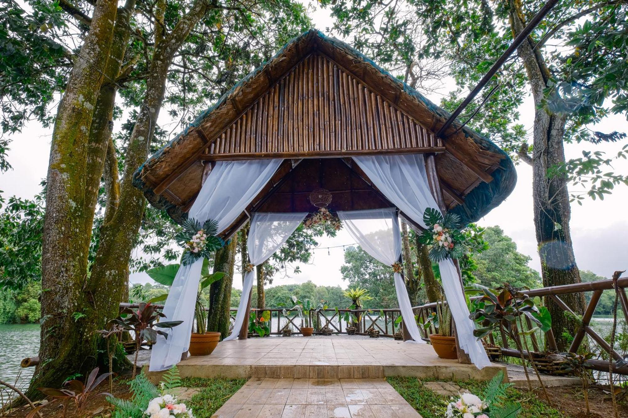 Almost Heaven Lake Resort By Cocotel Cavinti エクステリア 写真