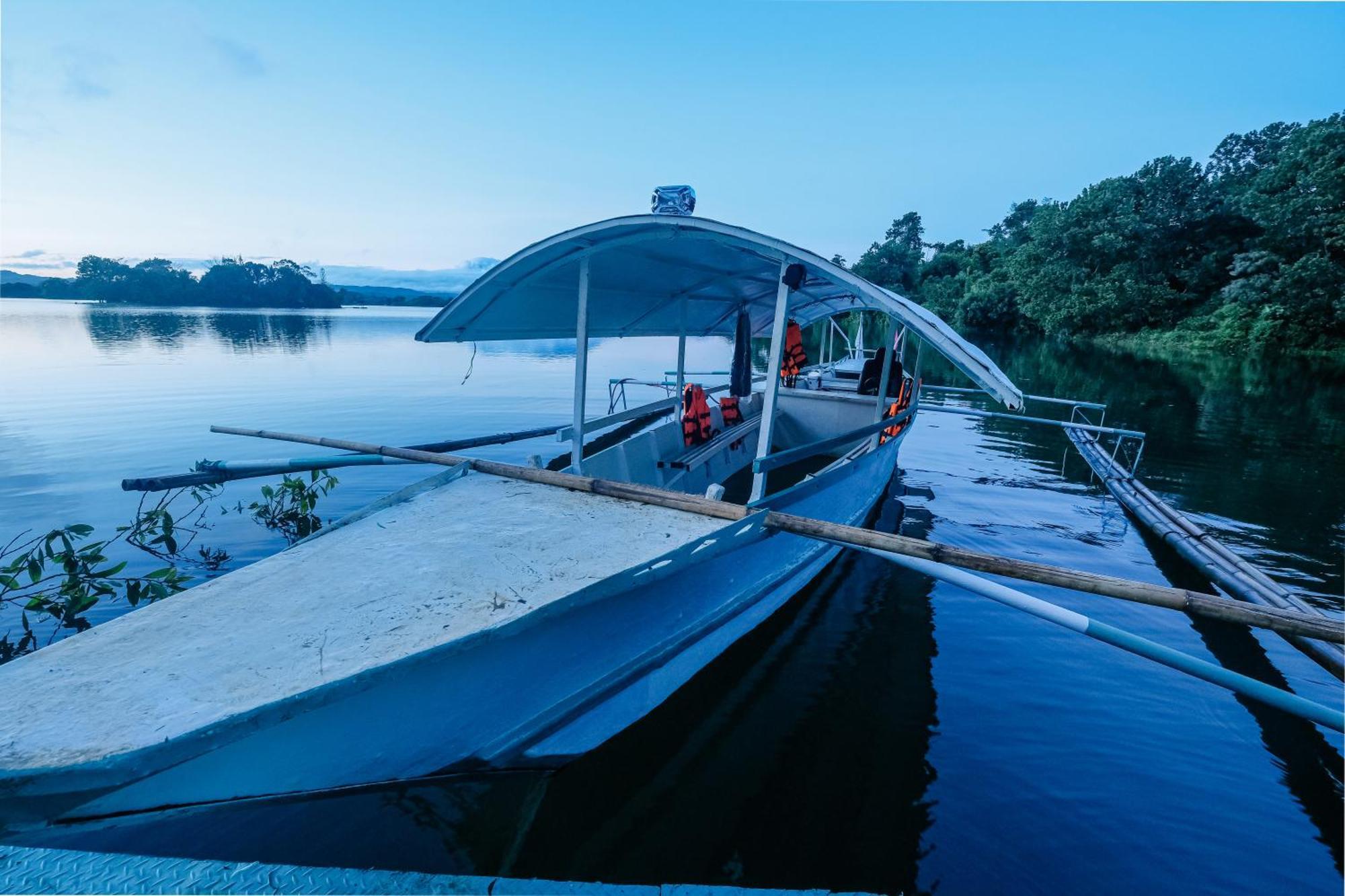 Almost Heaven Lake Resort By Cocotel Cavinti エクステリア 写真