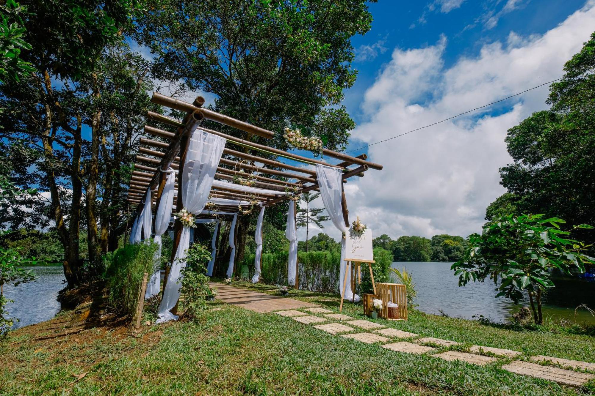 Almost Heaven Lake Resort By Cocotel Cavinti エクステリア 写真