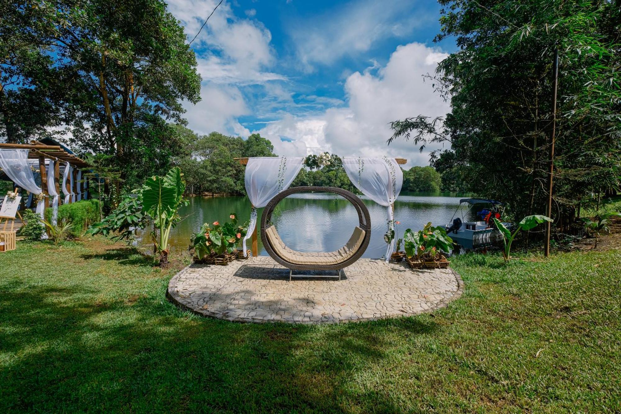 Almost Heaven Lake Resort By Cocotel Cavinti エクステリア 写真