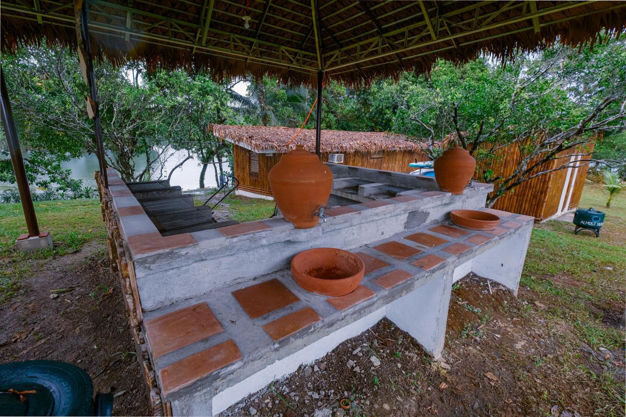 Almost Heaven Lake Resort By Cocotel Cavinti エクステリア 写真