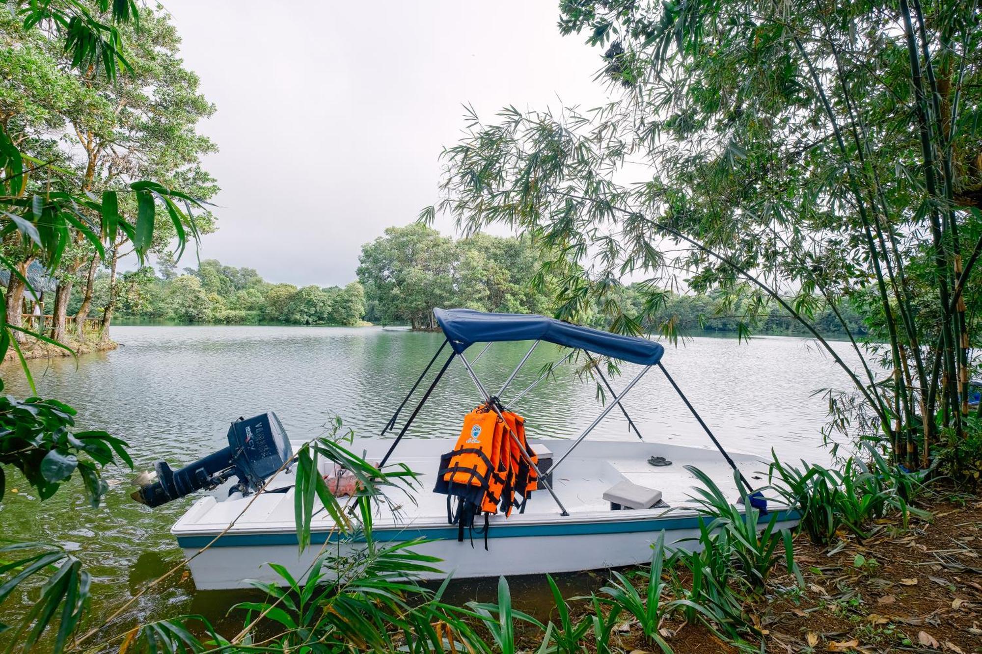 Almost Heaven Lake Resort By Cocotel Cavinti エクステリア 写真